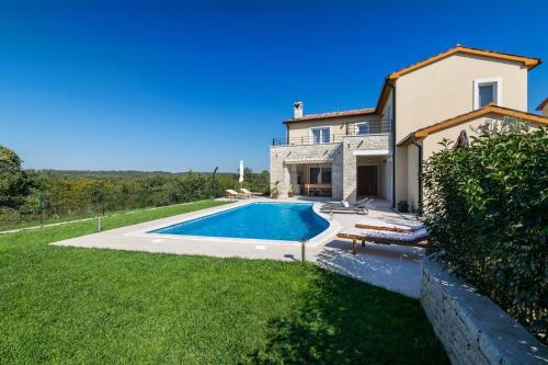 Villa Patricia — 4-Star Luxury Hotel in Kanfanar, Croatia