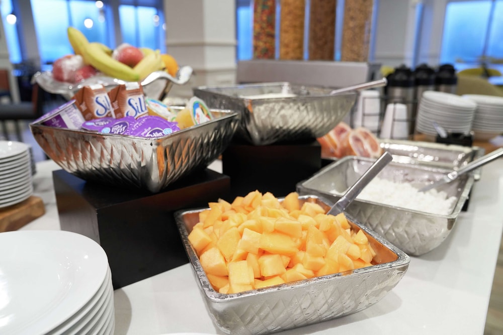 Hilton Garden Inn Evansville - photo 44