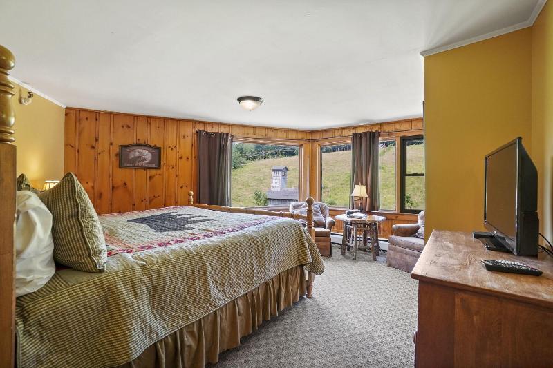 Whitneys Inn at Black Mountain - photo 22
