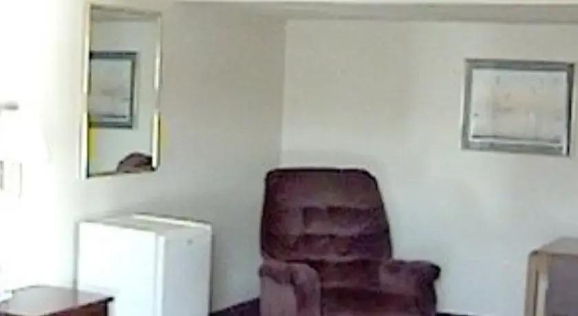 Economy Lodge and Suites Lincoln - photo 6