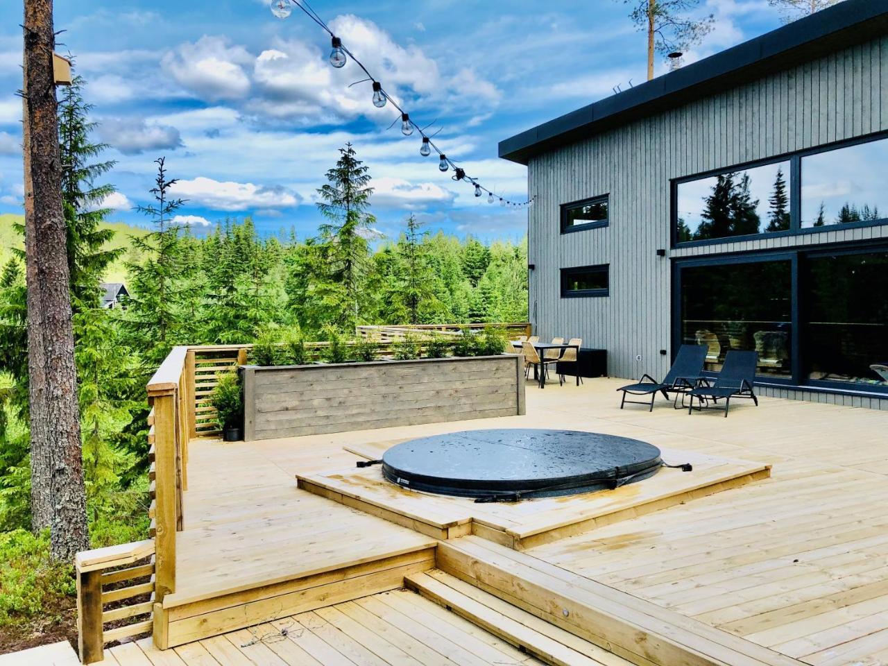 Skogly NY Stor Hytte Unike Finnskogen - carbon neutral hotel in Torsby