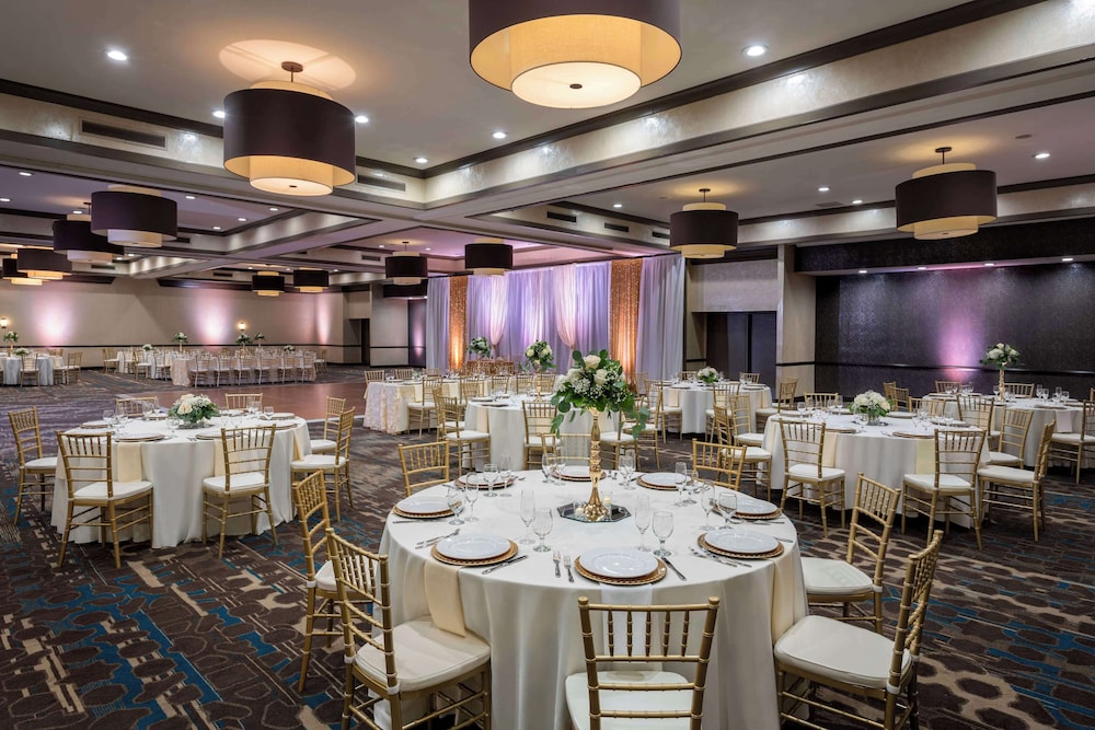 DoubleTree by Hilton Hotel San Bernardino - photo 38