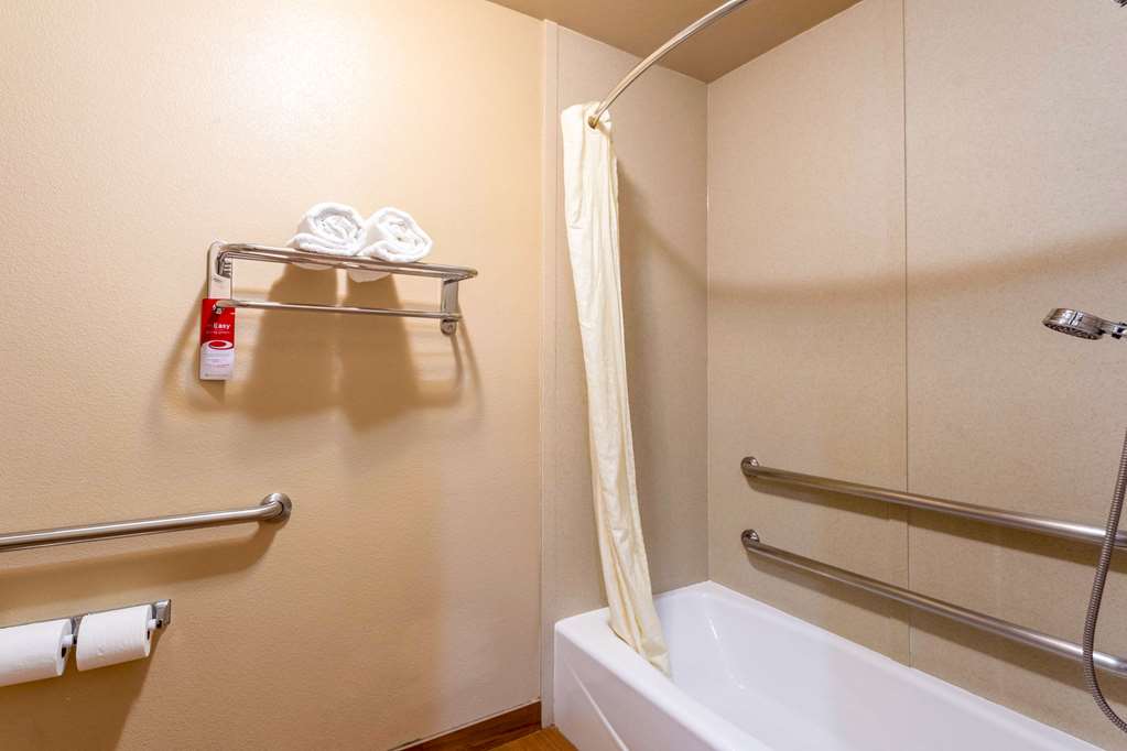 Econo Lodge Inn & Suites Escondido Downtown - photo 16