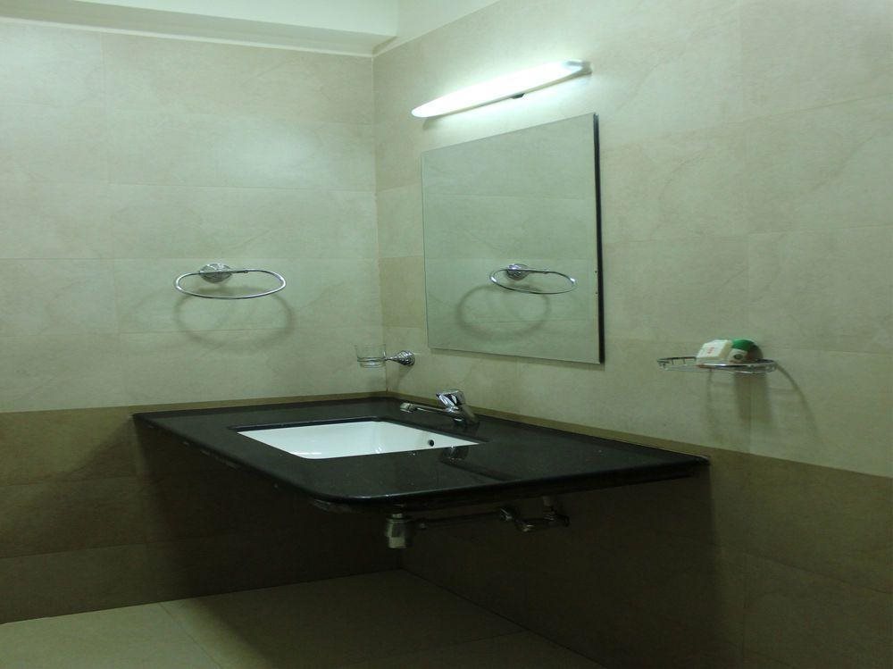 Super Collection O Holy Cross Home Stays — 4-Star Luxury Hotel in Mormugao, India