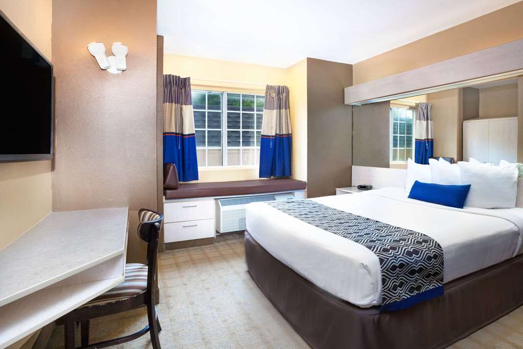 Microtel Inn & Suites by Wyndham Scott Lafayette - photo 23