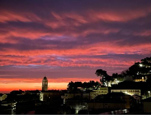 Appartamenti Miresole Nicomare — 4-Star Luxury Hotel in Cupra Marittima, Italy