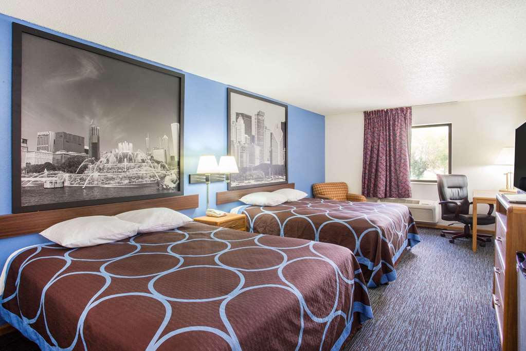 Super 8 by Wyndham Monmouth IL - photo 9
