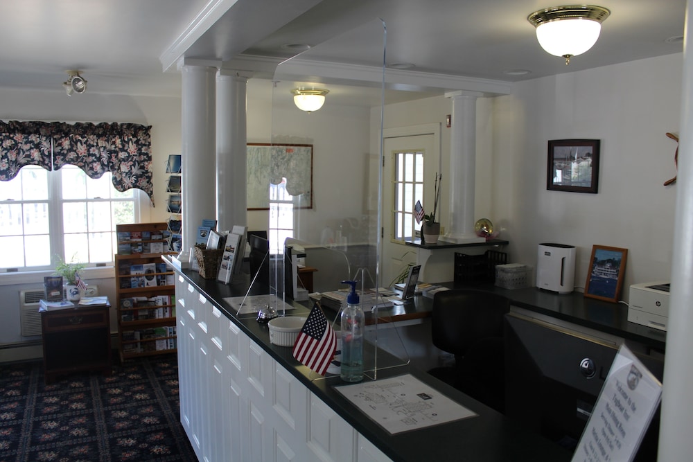 Tugboat Inn - carbon neutral hotel in Boothbay Harbor
