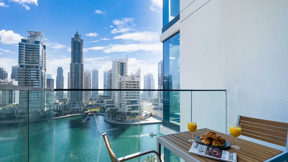 LUX Holiday Home LIV Residence 1 — 4-Star Luxury Hotel in Dubai, United Arab Emirates