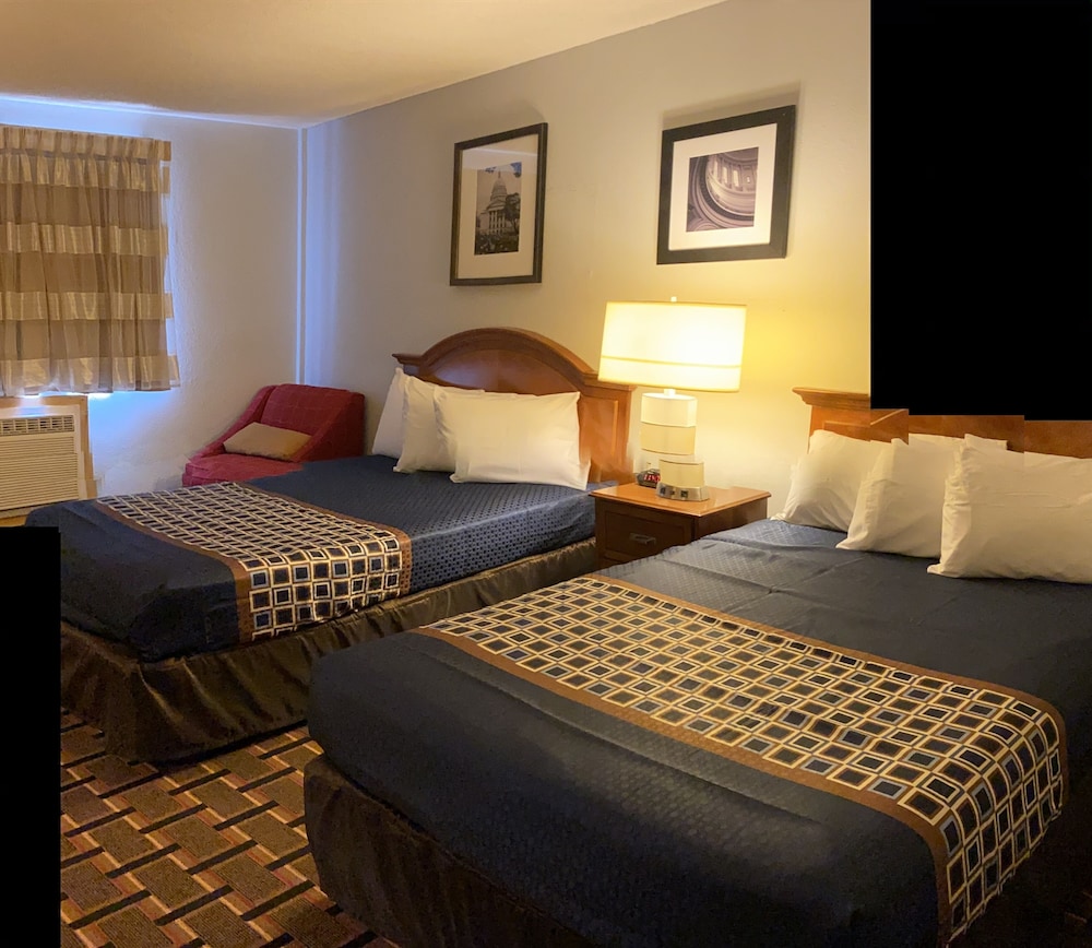 Le Mars Inn & Suites - photo 26