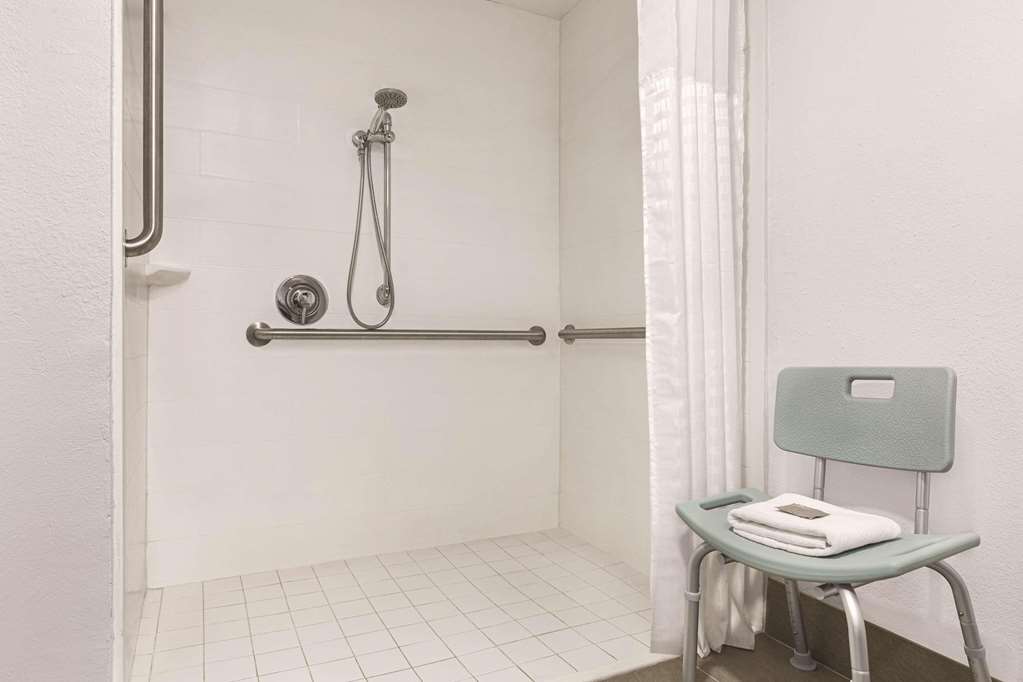 Country Inn & Suites by Radisson Dunn I 95 - photo 9