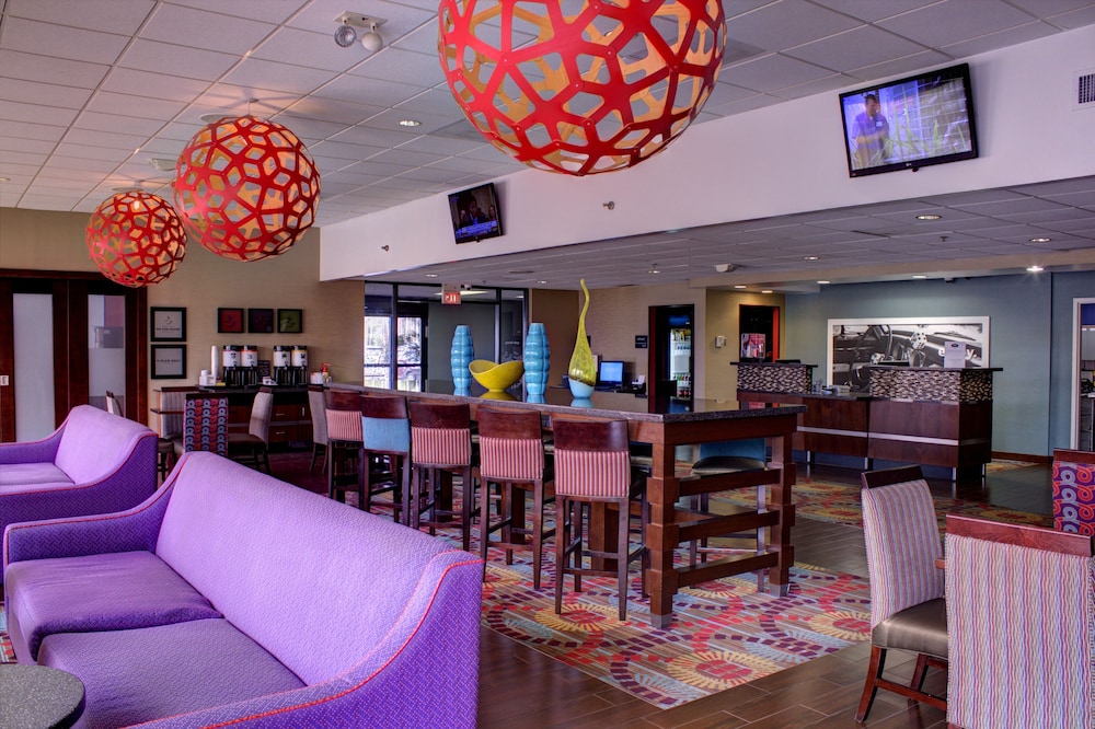 Hampton Inn Daytona Speedway - photo 3