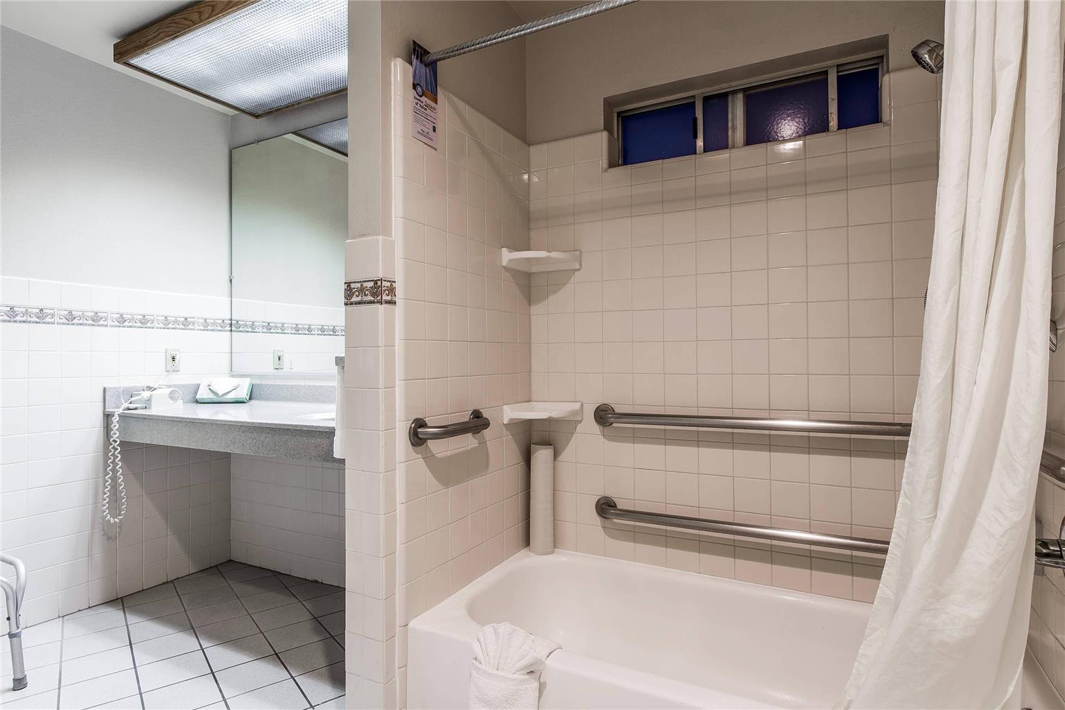 Quality Inn & Suites Silicon Valley - photo 25