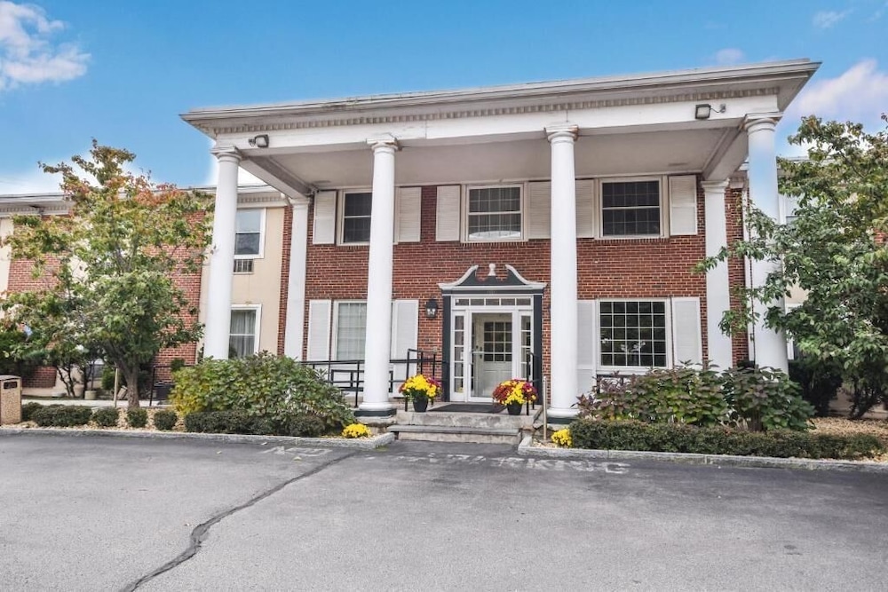 Charles River Inn - carbon neutral hotel in Boston
