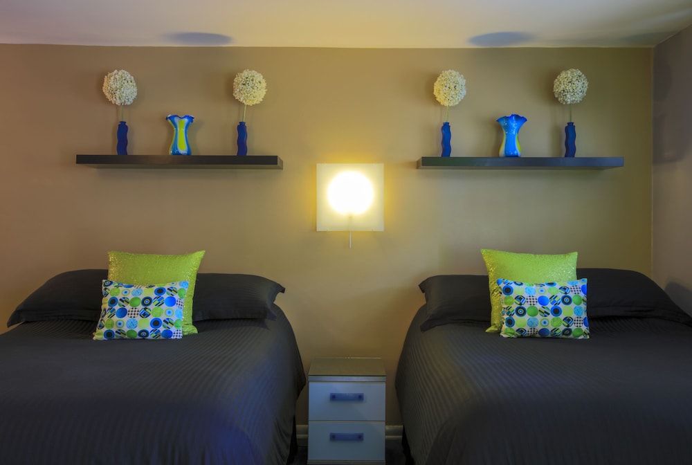 The Roxbury - photo 22