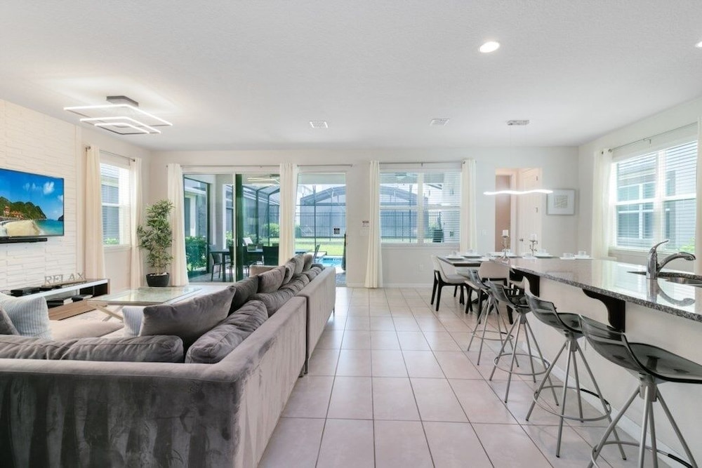 Incredible Resort 4 Bed Pool spa Home 4 Bedroom Villa by RedAwning - photo 36