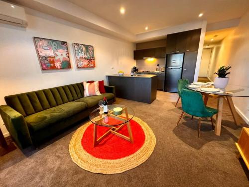 Ideal Quiet 1BR Prahran Apt Near Cafes Transport — 4-Star Luxury Hotel in Melbourne, Australia