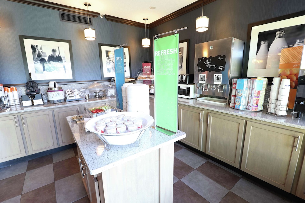 Hampton Inn Dyersburg - photo 29
