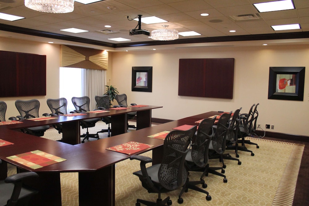 Hilton Garden Inn Cincinnati Blue Ash - photo 30