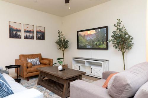 Modern 5 Bed Near Hospitals And Uc Merced — Merced