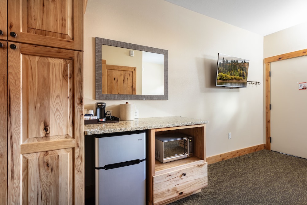 Coyote Mountain Lodge - photo 29