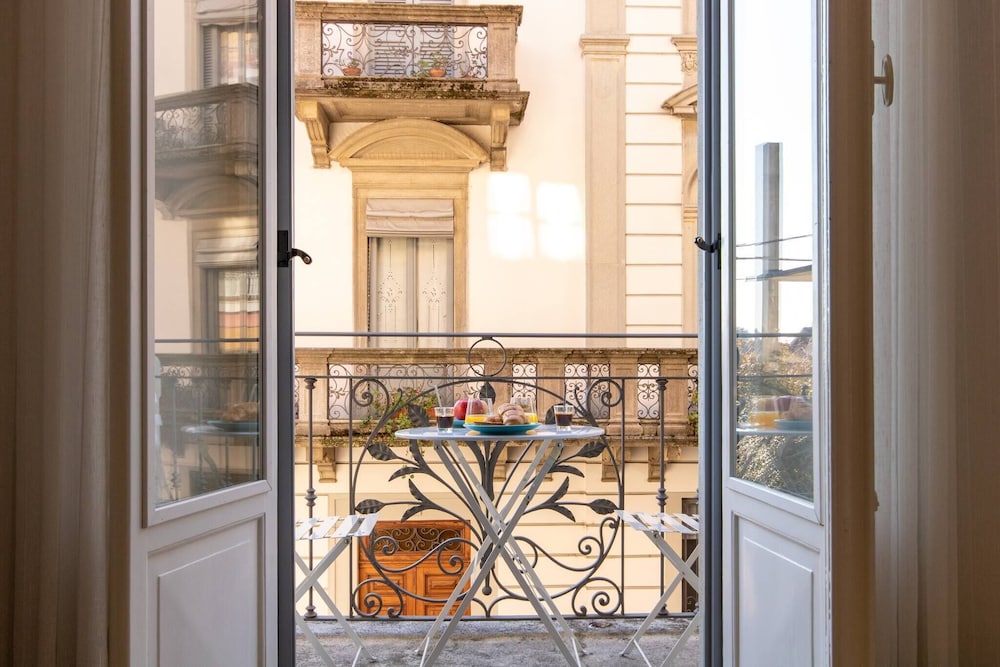 Aqualago casa vacanze apartament B — 4-Star Luxury Hotel in Verbania, Italy
