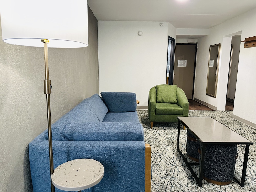 Country Inn & Suites by Radisson Canton near Hall - photo 20
