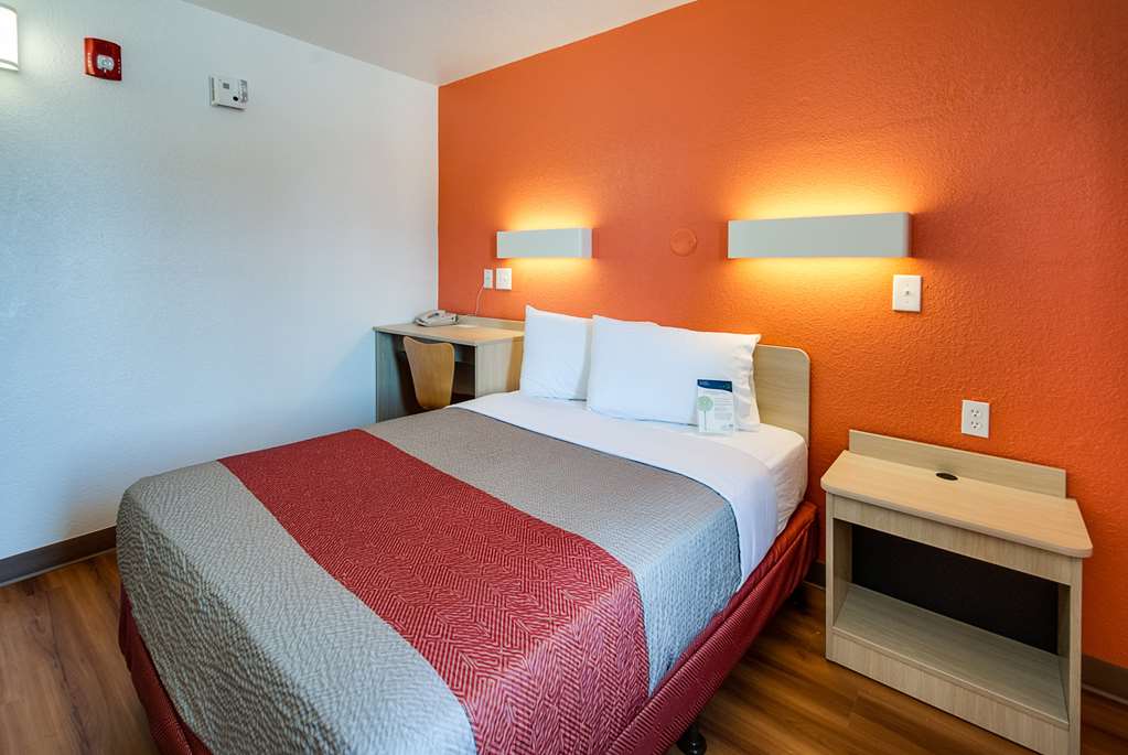 Motel 6 Lenexa KS Kansas City Southwest - photo 13