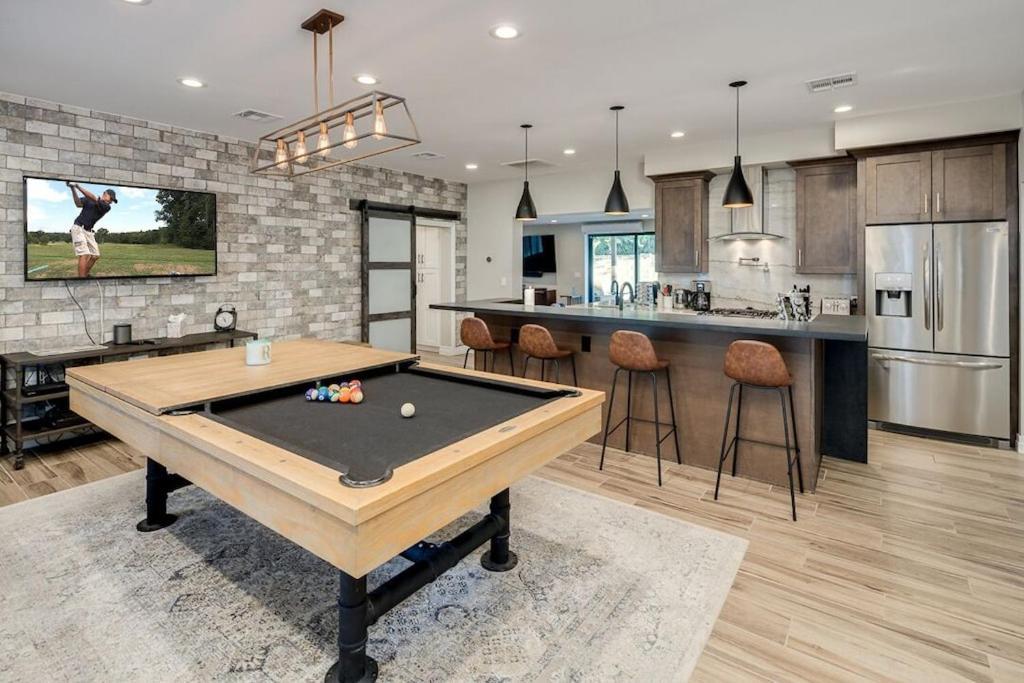 Private Pool & Spa Steps to Old Town Sanatized in Scottsdale, United States