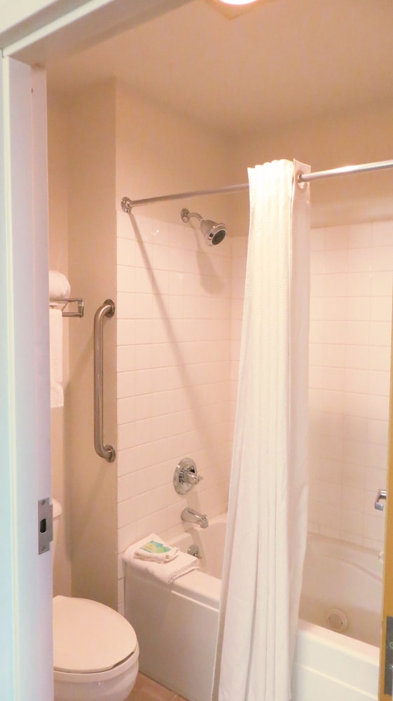 Peppermill Empress Inn - photo 39