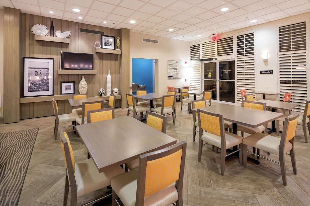 Hampton Inn Pensacola Beach - photo 7