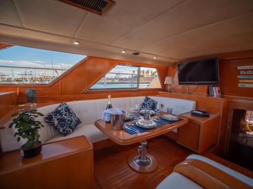 Master&Commander - carbon neutral hotel in Valencia