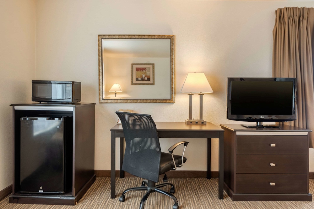 Quality Inn & Suites Limon - photo 21