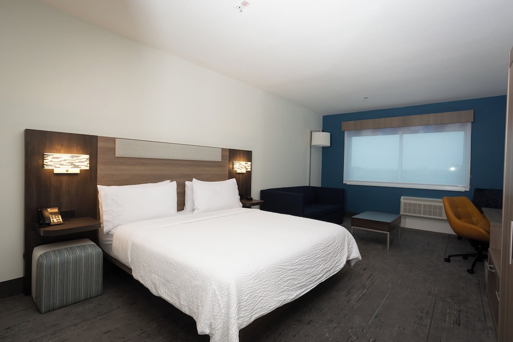 Holiday Inn Express & Suites Waco Downtown by IHG - photo 12