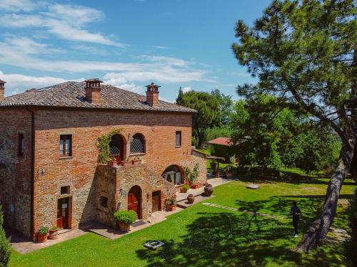 Villa Scianellone — 4-Star Luxury Hotel in Torrita Di Siena, Italy