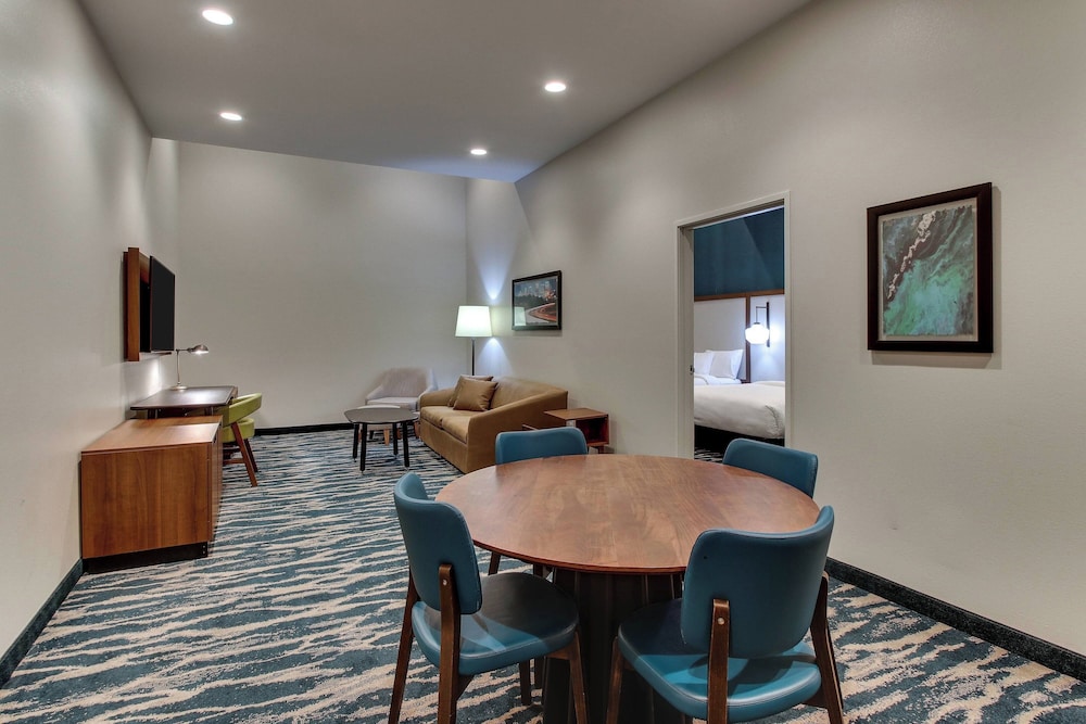 Fairfield Inn & Suites by Marriott Birmingham Downtown - photo 17