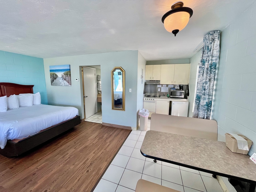Buccaneer Inn - photo 40