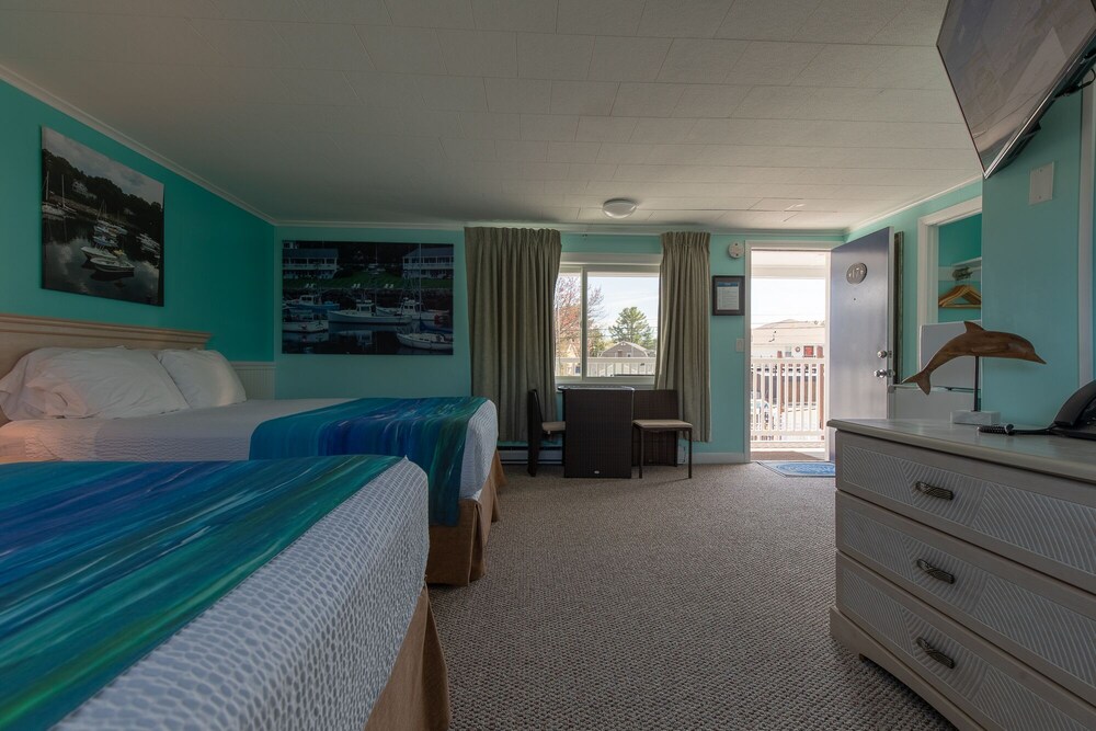 Footbridge Beach Motel - photo 49