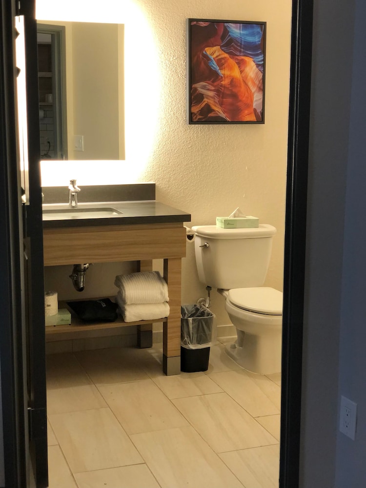 Candlewood Suites Mount Pleasant by IHG - photo 48