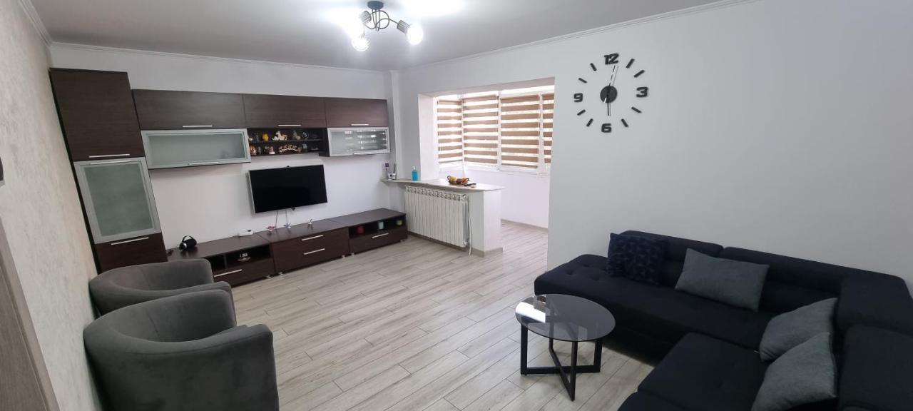 Ilona Apartament 3 Camere — 4-Star Luxury Hotel in Ramnicu Valcea, Romania