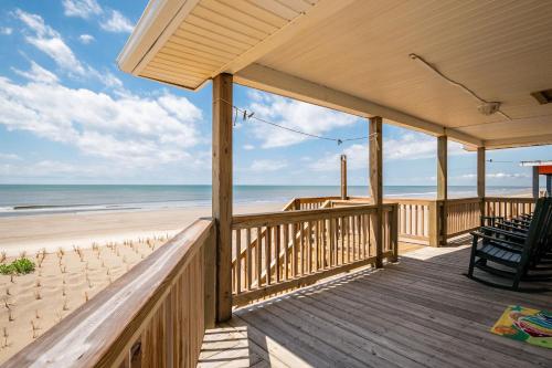 Dip Inn by Oak Island Accommodations - photo 30
