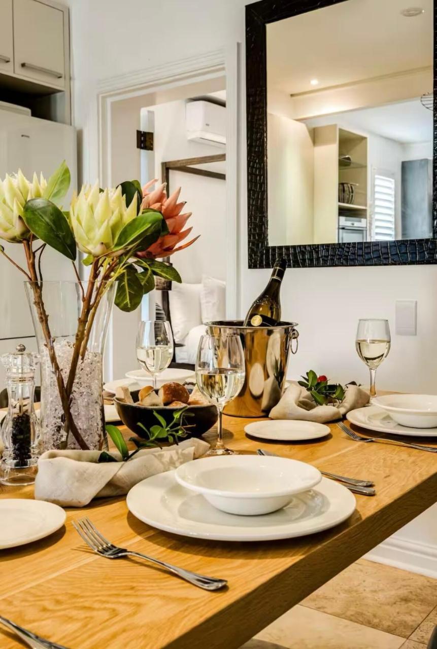 The Honeycomb a 3 Bed in de Waterkant with Hot Tub