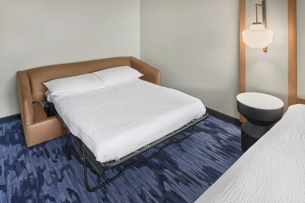 Fairfield Inn & Suites by Marriott Detroit Farmington Hills - photo 4
