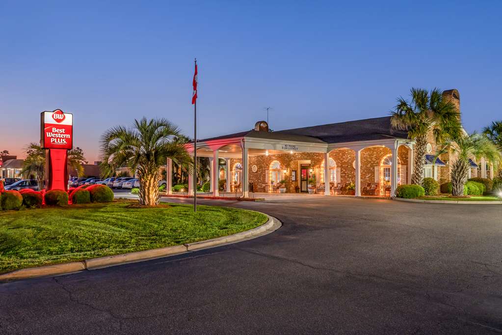Best Western Plus Santee Inn - carbon neutral hotel in Santee