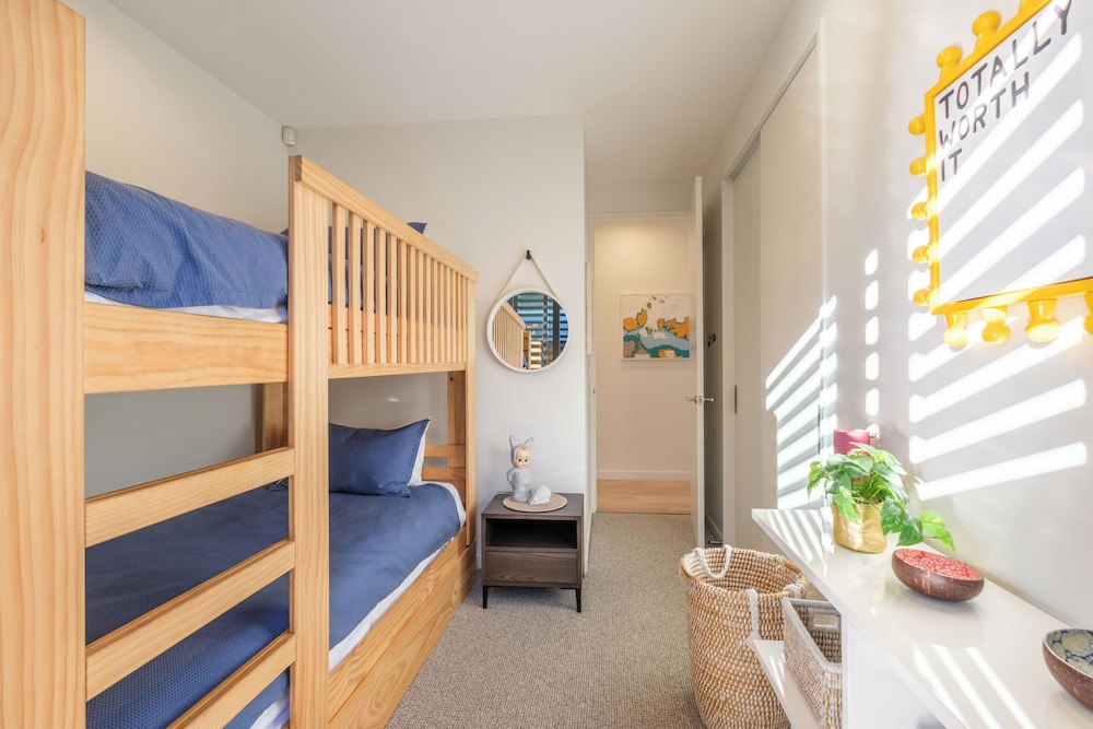 Waiata Beach House Onetangi Beach — 4-Star Luxury Hotel in Auckland, New Zealand