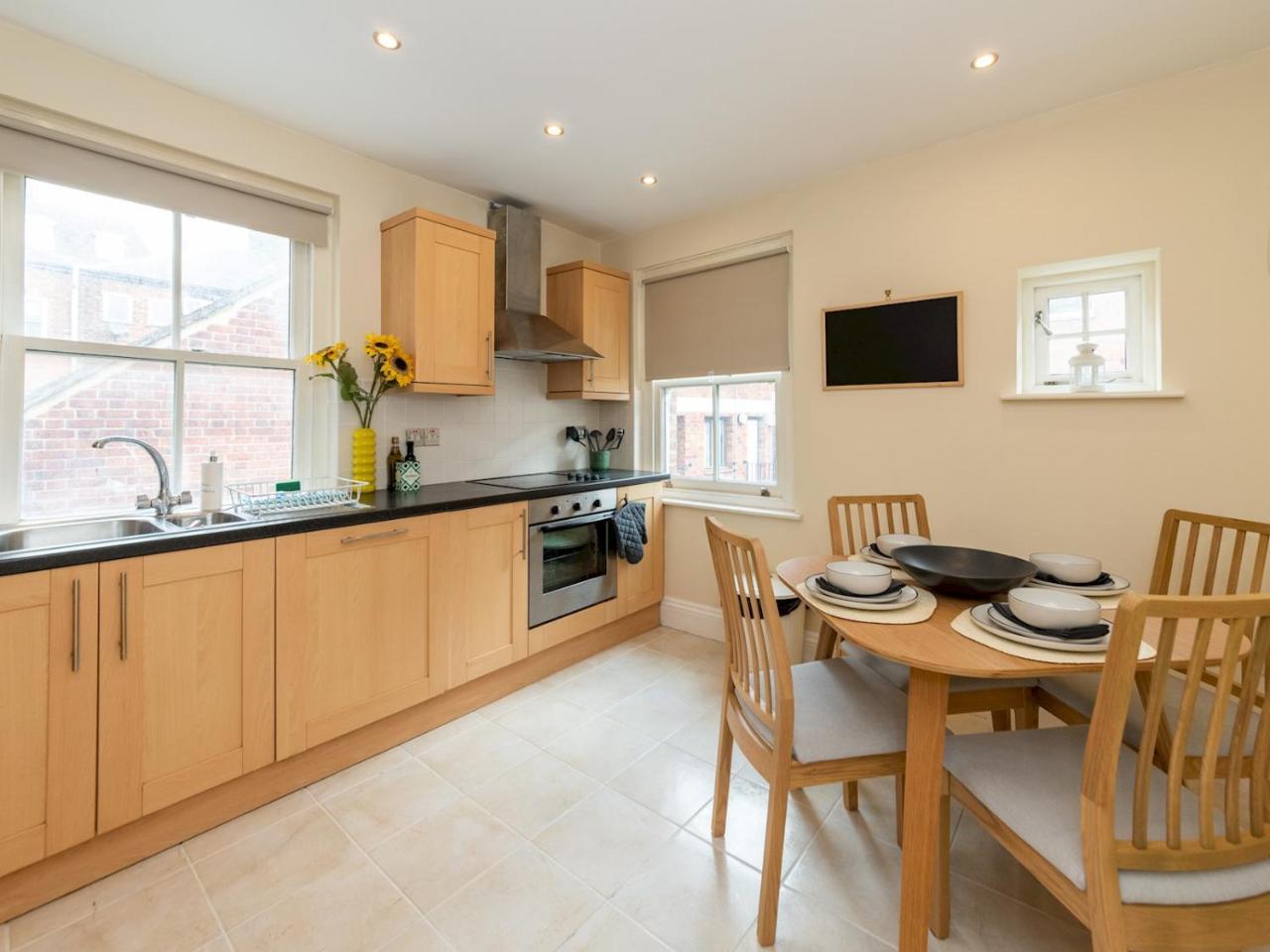 Pass the Keys Newly Renovated Stylish 2br Flat in Town Centre