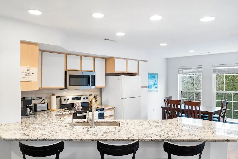 Lake Hideaway Waterfront Condo w Resort Perks - photo 14