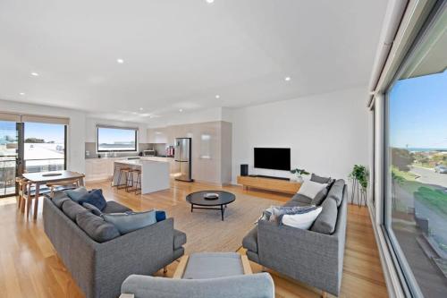 Sunrise Elegance in the Heart of Torquay in Torquay, Australia