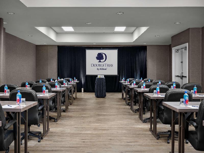DoubleTree by Hilton Chicago O'Hare Airport Rosemont - photo 19