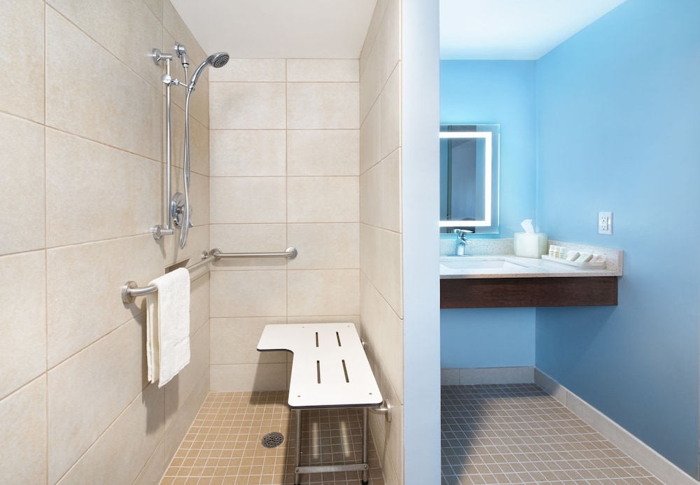 Hotel Indigo Cleveland Beachwood by IHG - photo 12